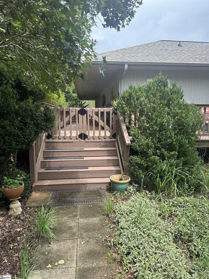 Property Photo:  400 Link Road  SC 29670 