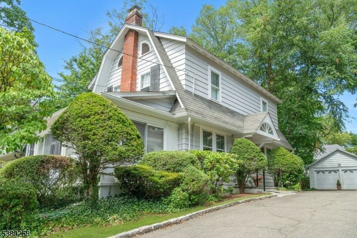 21 Richmond Ave  Ridgewood Village NJ 07450 photo