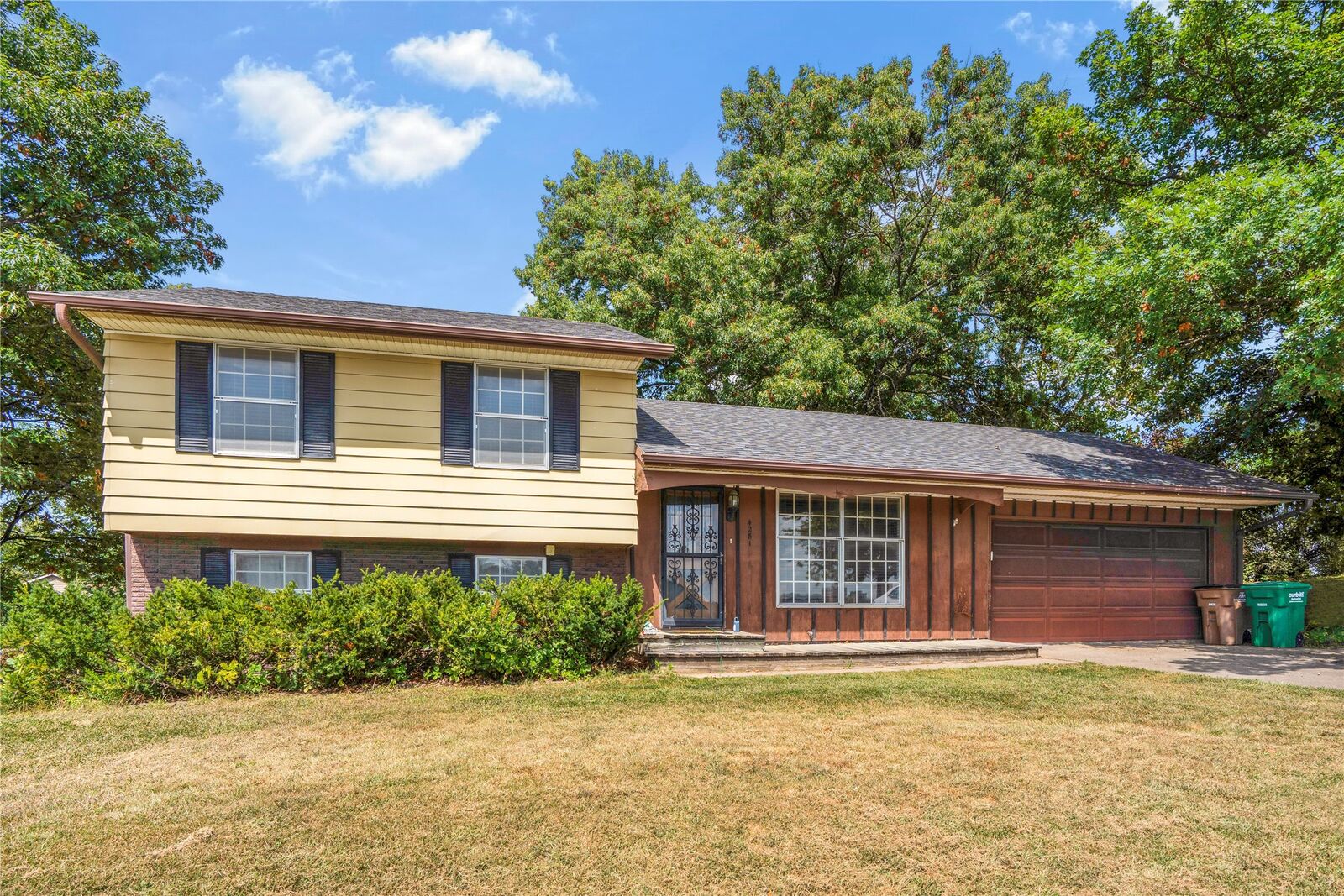 Property Photo: 4281 Wakonda Drive IA 50211