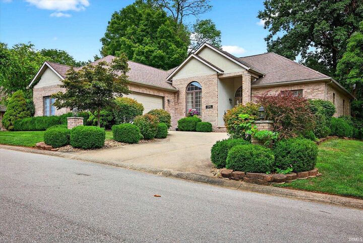 9960 S Augusta Drive  Bloomington IN 47401-8133 photo
