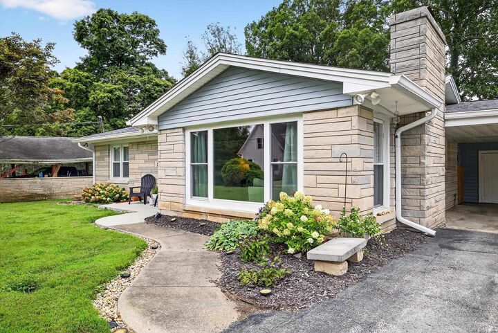 Property Photo: 550 W Cross Road IN 47403