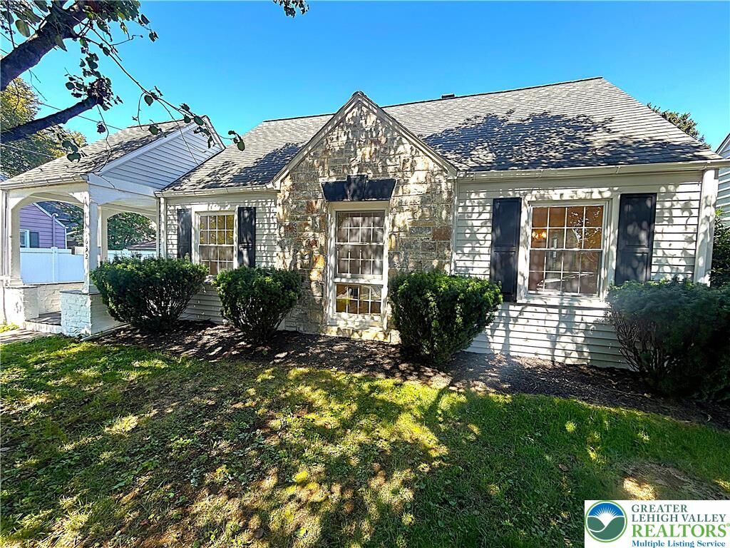 Property Photo:  1632 Snyder Street  PA 18017 