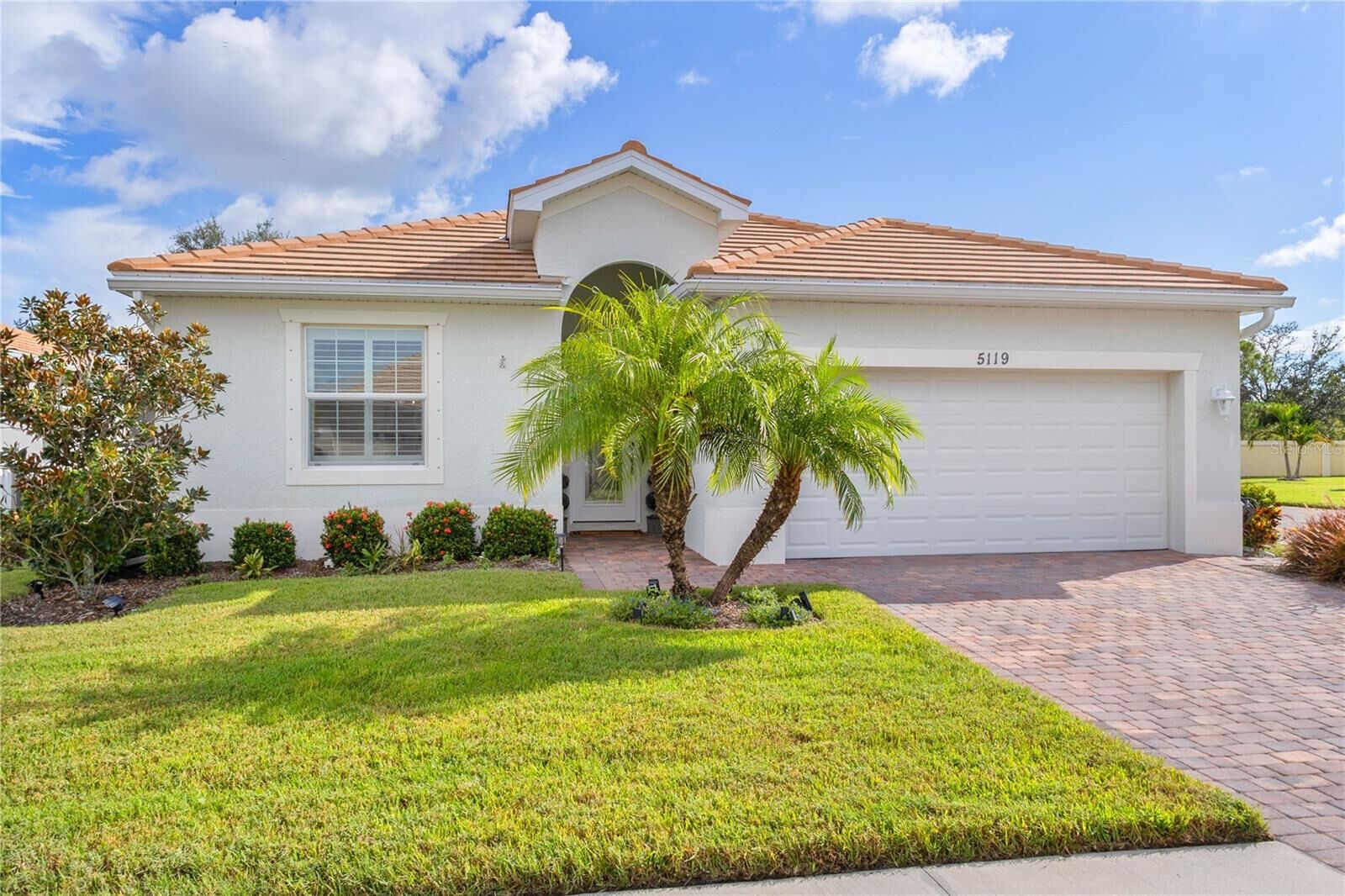 Property Photo:  5119 Grand Cypress Blvd  FL 34287 