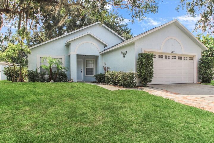 Property Photo: 707 Brightview Drive FL 32746