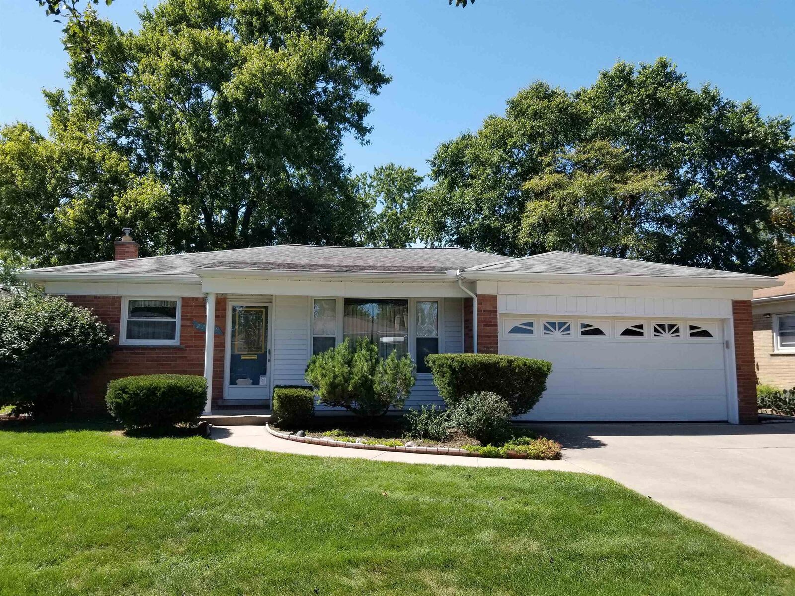 Property Photo: 27529 Roan Drive MI 48093