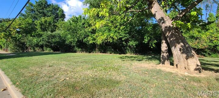 Property Photo: 7765 Weston Place MO 63117