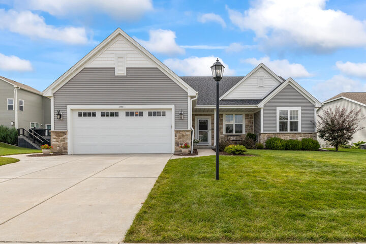 1088 Evergreen Trl  Oconomowoc WI 53066 photo