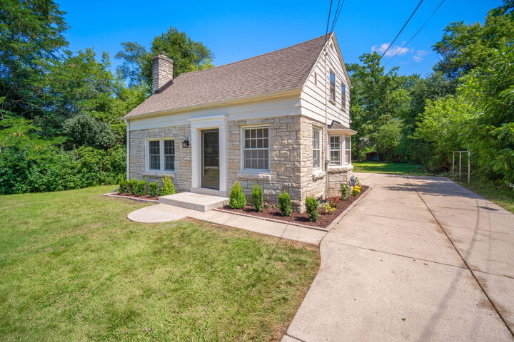 Property Photo: 8104 N 44th St WI 53223