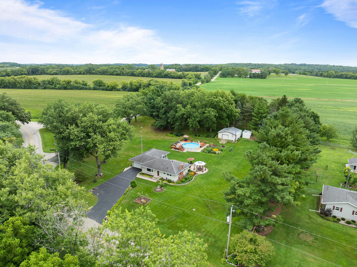 2211 Sheridan Springs Rd  Lyons WI 53105 photo