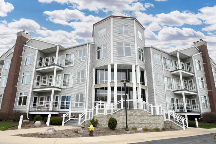 Property Photo: 35 Harborview Dr 314 WI 53403