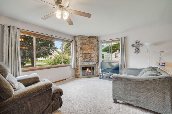 Property Photo: 248 Linwood Ter WI 53095