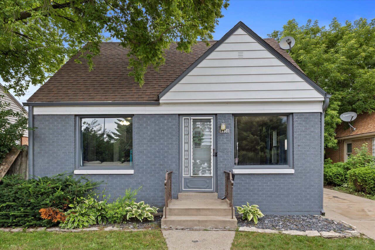 Property Photo: 8930 W Lincoln Ave WI 53227