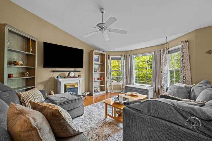 Property Photo:  1202 Fox Hill Lane  IL 60542 