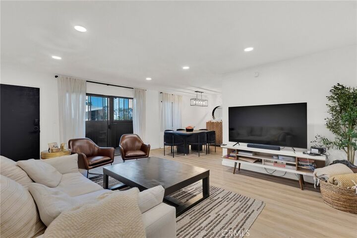 Property Photo: 5530 Thornburn Street 102 CA 90045
