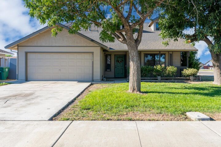 Property Photo:  1080 Lee Avenue  CA 95322 