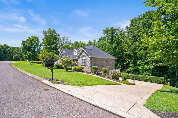 Property Photo: 139 Cimmaron Way TN 37015