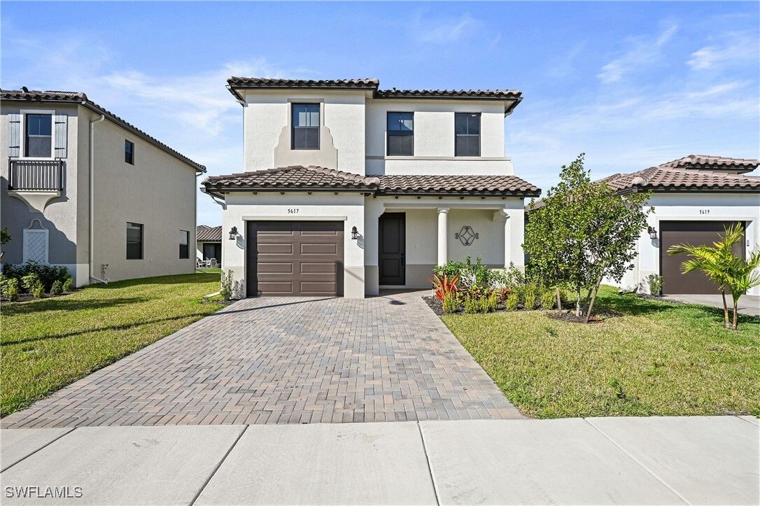 Property Photo: 5617 Cobalto Way FL 34142