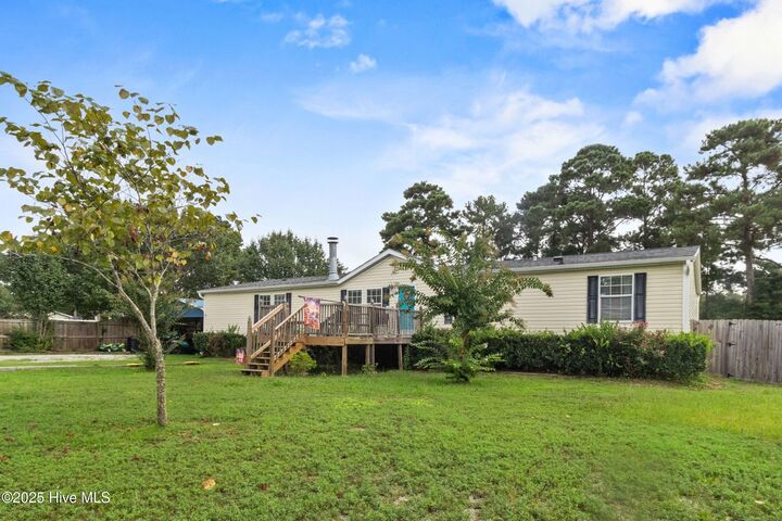Property Photo: 391 Topsail Plantation Drive NC 28443