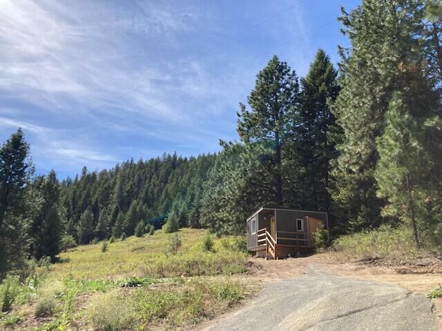 Property Photo: 137 Matsen Creek Rd WA 99141