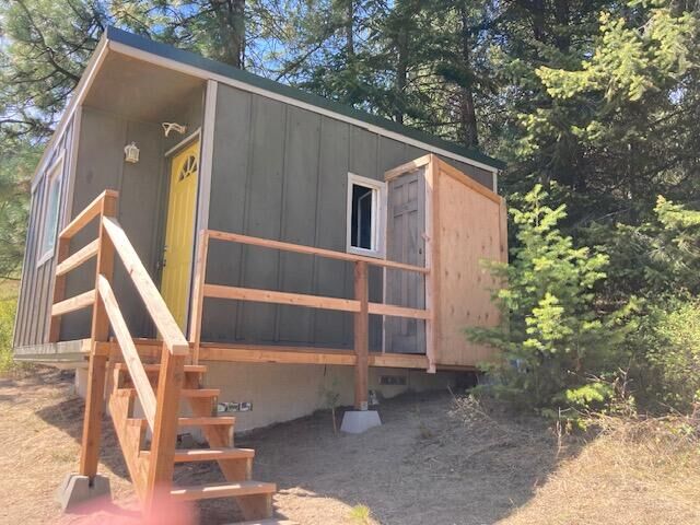 Property Photo: 137 Matsen Creek Rd WA 99141