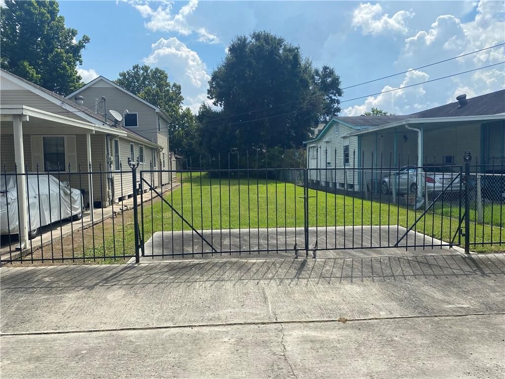 Property Photo:  526 Wagner Street  LA 70114 