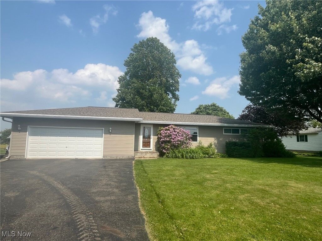 Property Photo:  3306 Sylvan Road  OH 44691