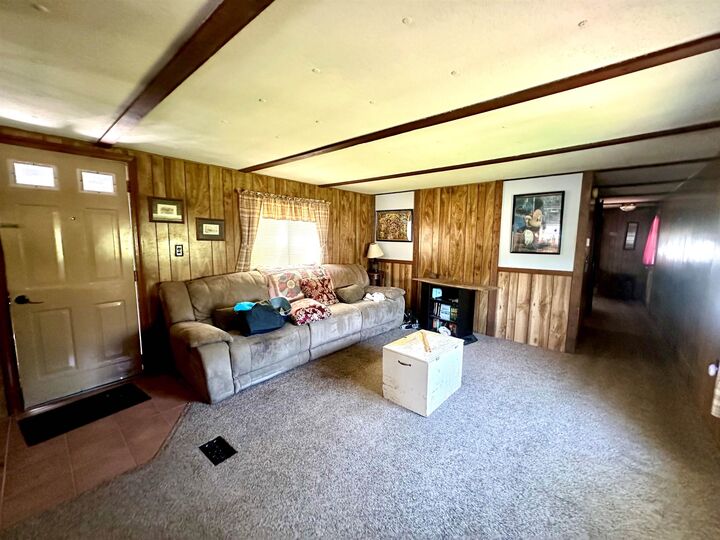 Property Photo: 10 Phoebe Court NH 03431