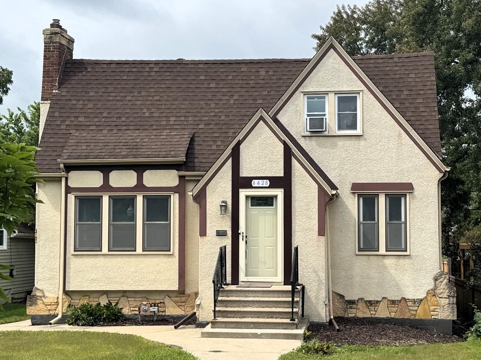 Property Photo: 4428 Park Avenue MN 55407