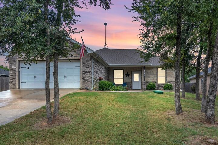 Property Photo: 4720 Medina Street TX 76048