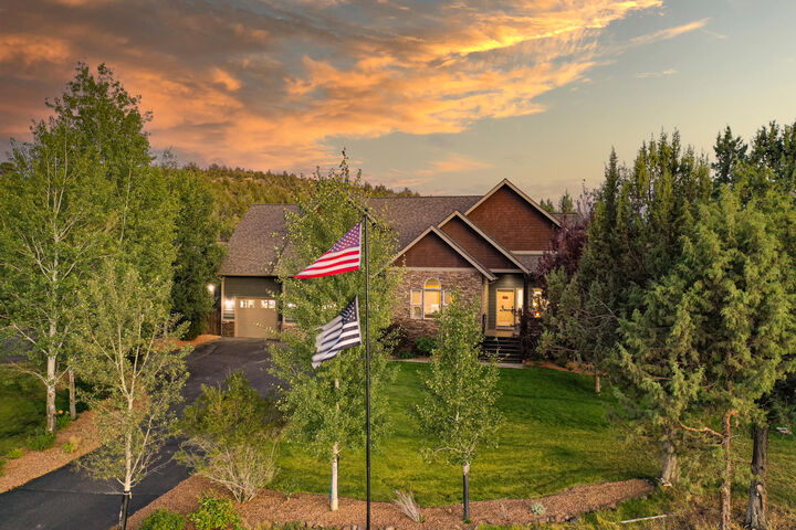 Property Photo:  6900 SE Madison Avenue  OR 97754 