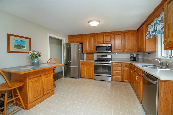 Property Photo:  18 River Rd  MA 01860 
