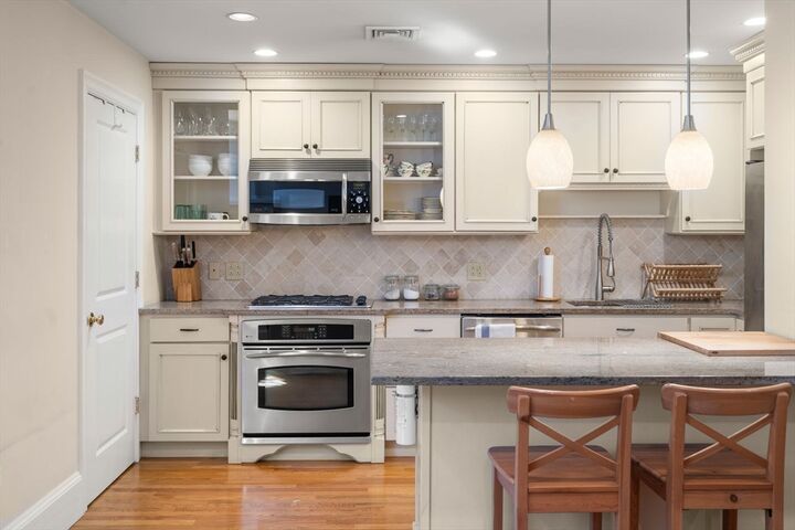 Property Photo:  299 Marlborough Street 1  MA 02116 