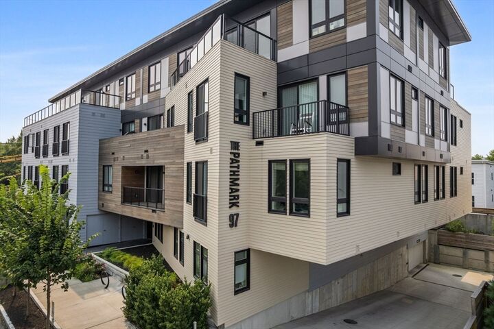 Property Photo: 97 Elmwood 106 MA 02140