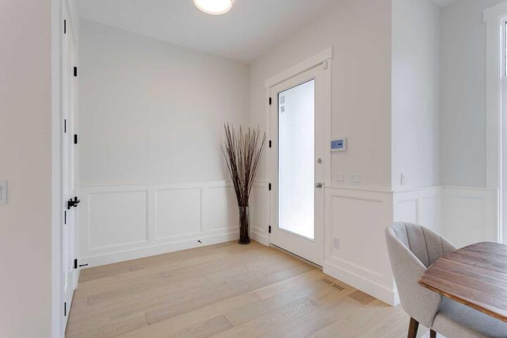 Property Photo: 424 14 Avenue NE AB T2E 1E5