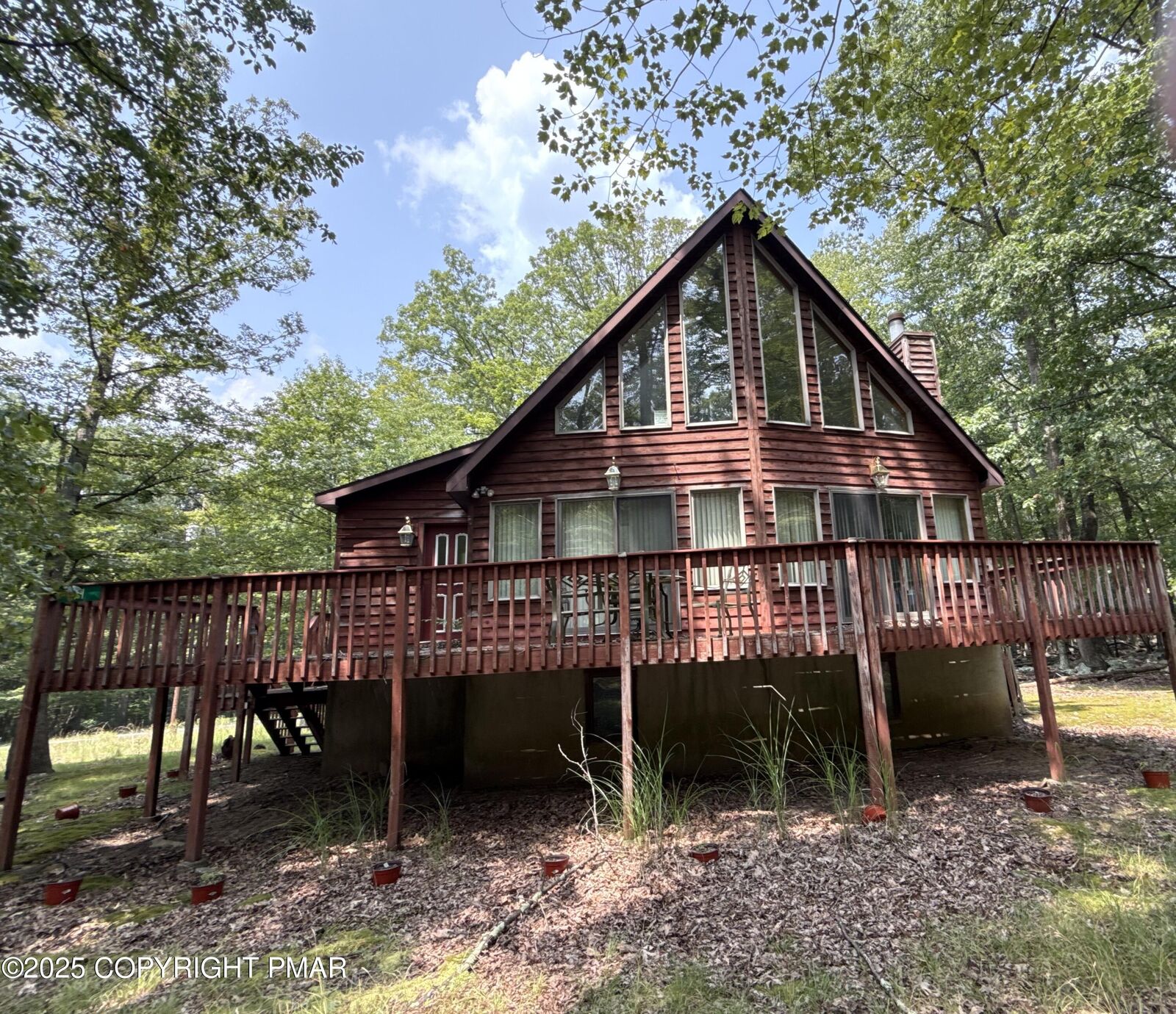 Property Photo: 71 E Tuscarora Drive E PA 18202