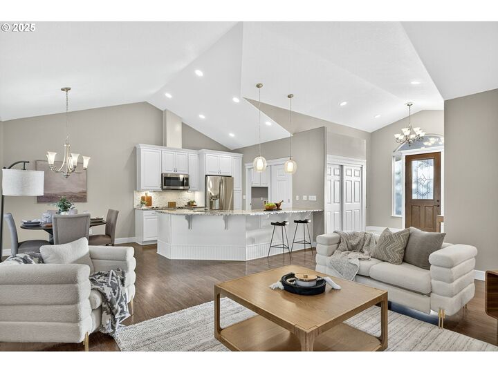 Property Photo: 322 NE 133rd Ave OR 97230