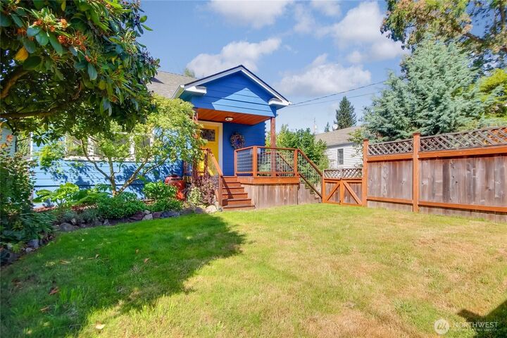 Property Photo: 8605 Wallingford Avenue N WA 98103