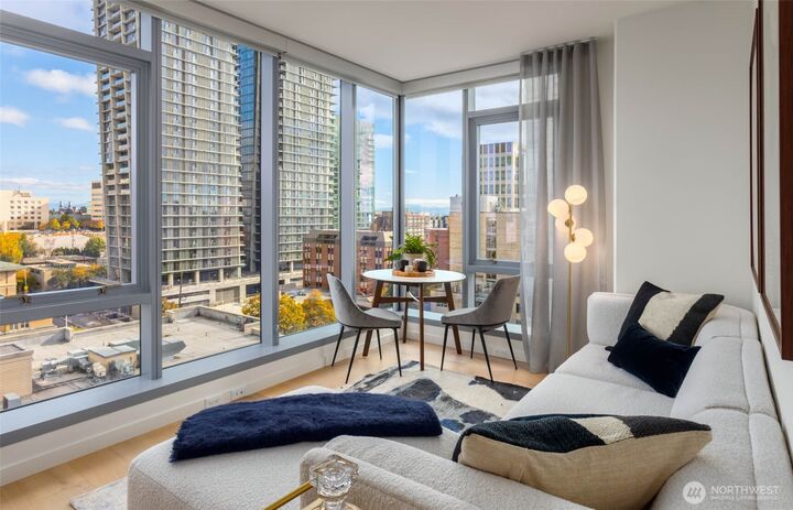 Property Photo:  800  Columbia Street 609  WA 98104 