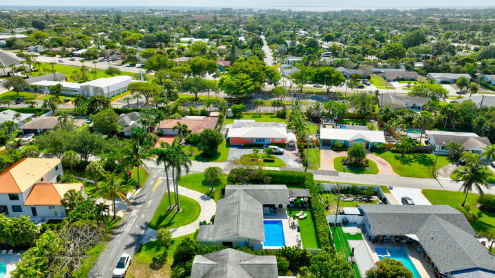 Property Photo:  502 SW 28th Avenue  FL 33435 
