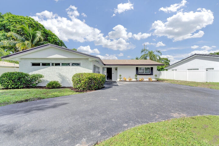 625 Linnet Circle  Delray Beach FL 33444 photo