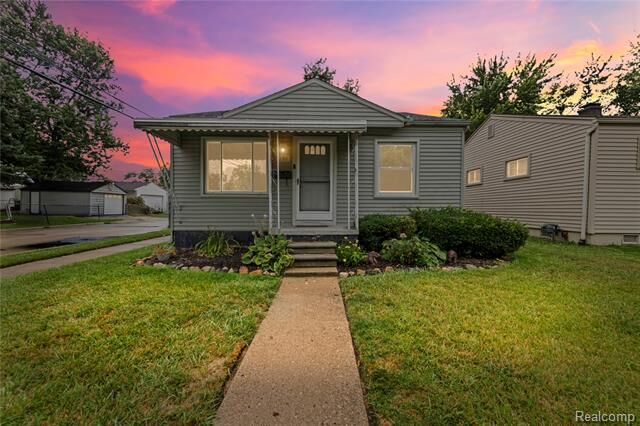 150 E Barrett Avenue  Madison Heights MI 48071 photo