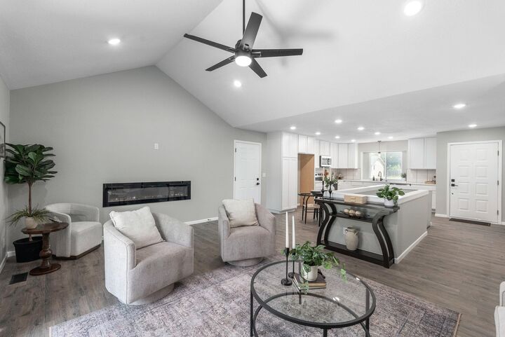 Property Photo:  2525 S Capri Ln  KS 67210 