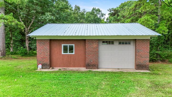 Property Photo: 101 Poorhouse Ln VA 23937