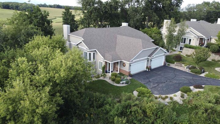 Property Photo: 2950 Timber Lane WI 53548