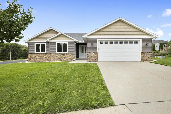 816 Haskell Court  Stoughton WI 53589 photo
