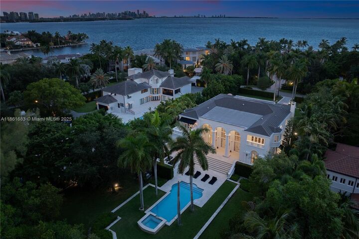 26 Tahiti Beach Island Rd  Coral Gables FL 33143 photo