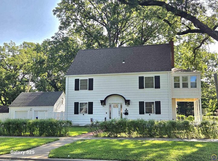 1432 SW Macvicar Ave  Topeka KS 66604 photo