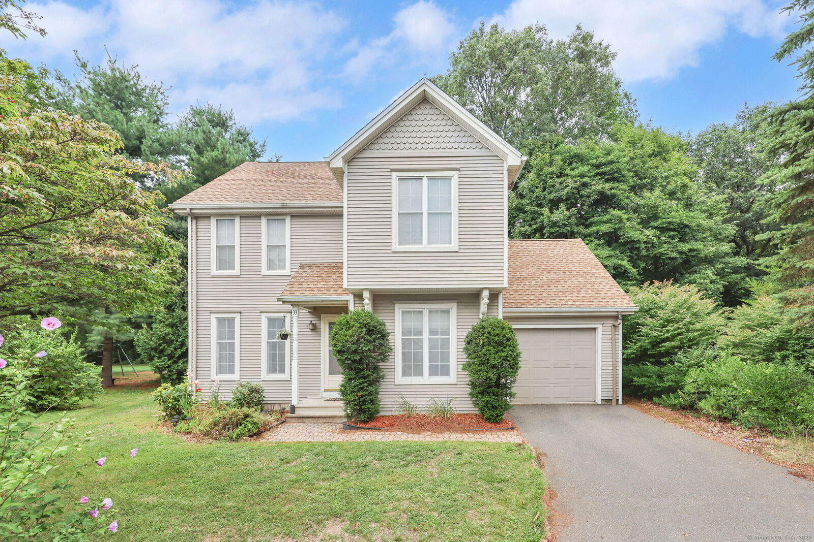 Property Photo: 33 Daisy Lane 33 CT 06074