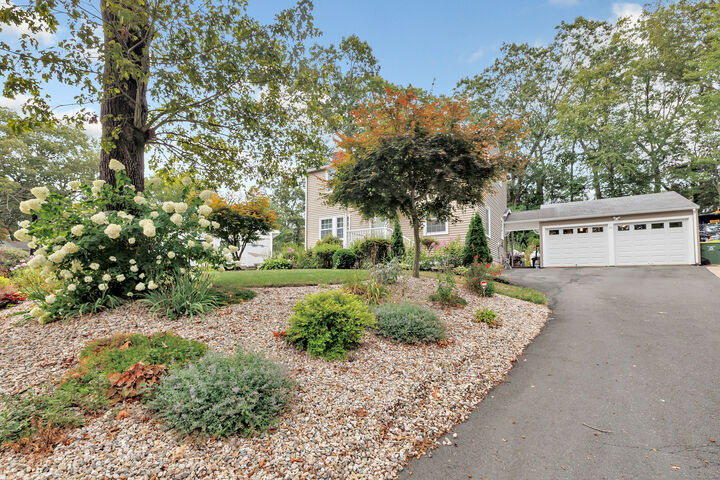 Property Photo:  70 Glenrock Road  CT 06706 