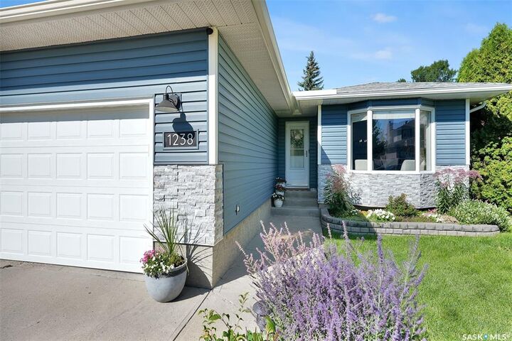 Photo de la propriété: 1238 Gelsinger Place N SK S4X 4K2